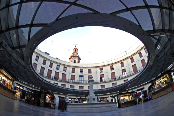 La Plaza Redonda: Singularidad y Comercio