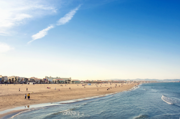 La Playa de la Malvarrosa: Sol y Ocio